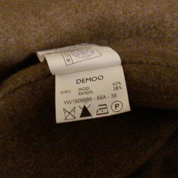 Demoo Parkchoonmoo luxury brand wool blend coat size 38 but roomy Camel color - Picture 8 of 8